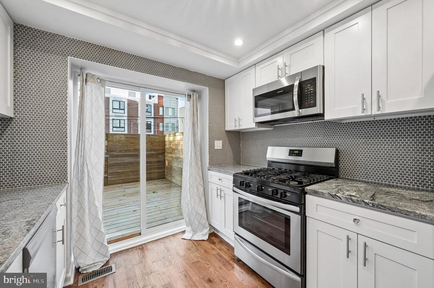 2027 Wilder Street photo 8