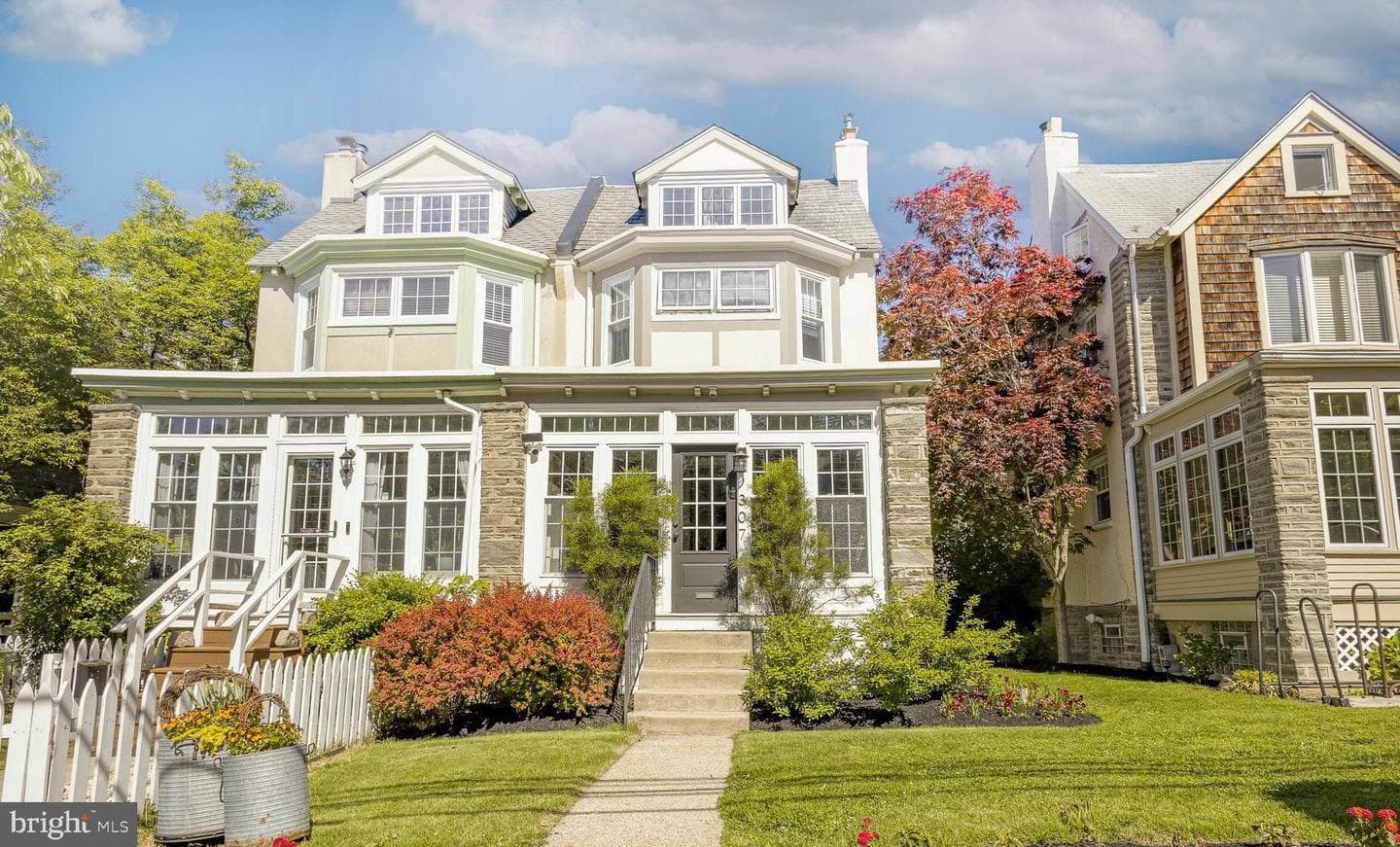 307 E Gravers Lane