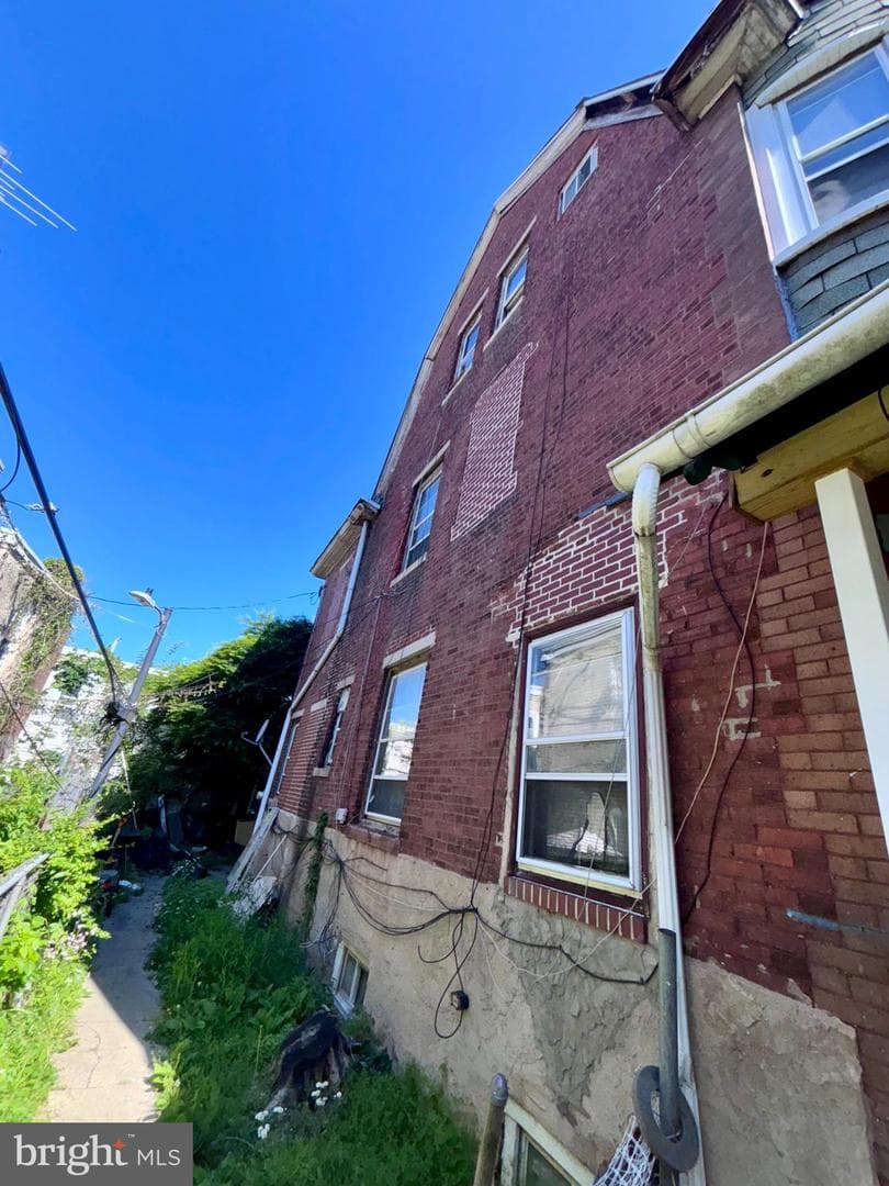 71 E Penn Street photo 21