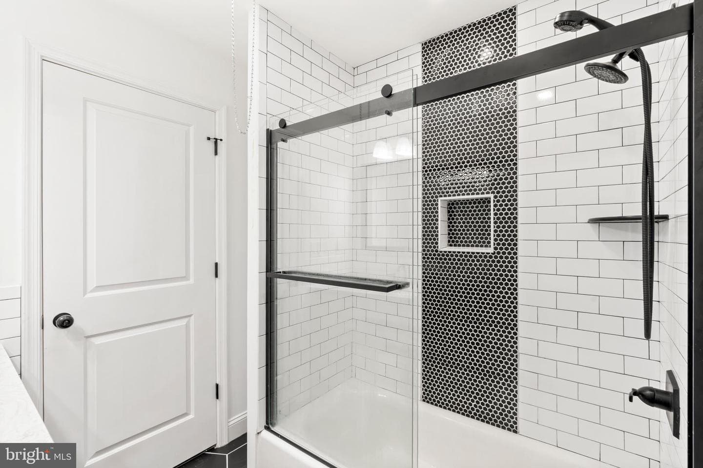 531 Hoffman Street photo 23