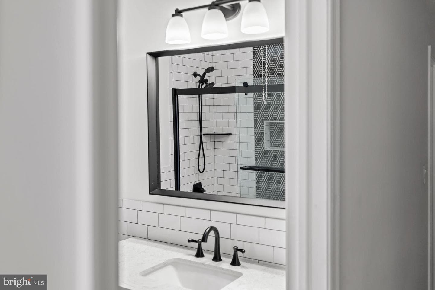 531 Hoffman Street photo 24