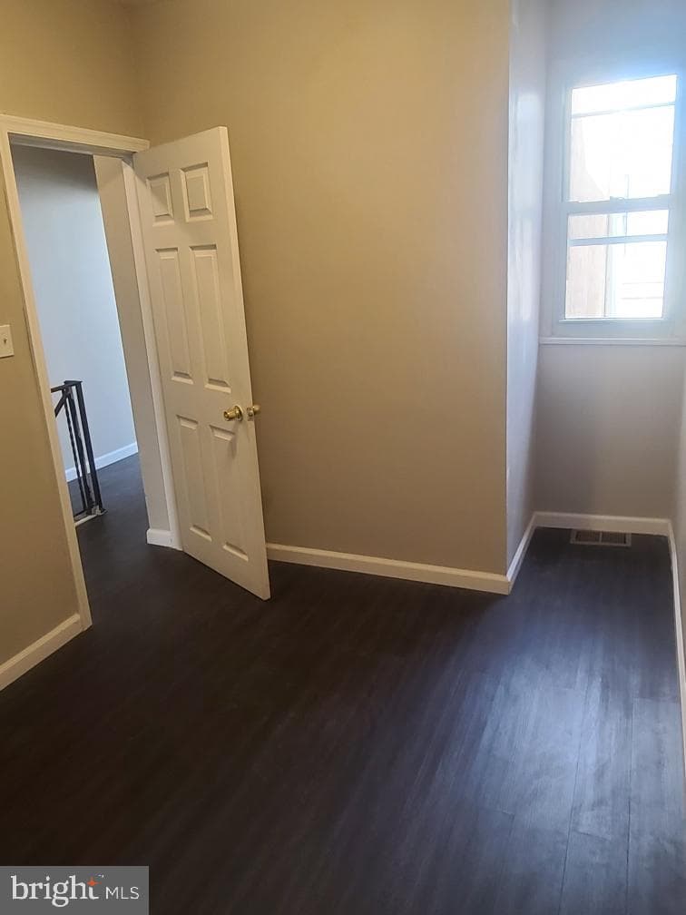 725 Tree Street photo 6