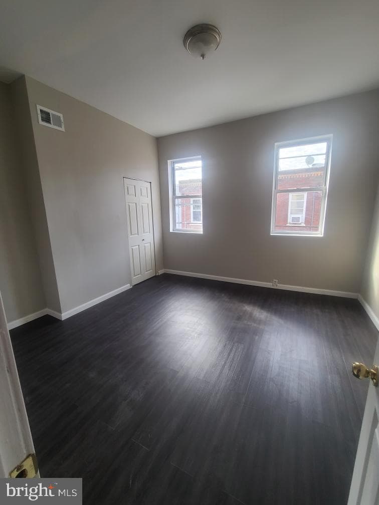 725 Tree Street photo 8