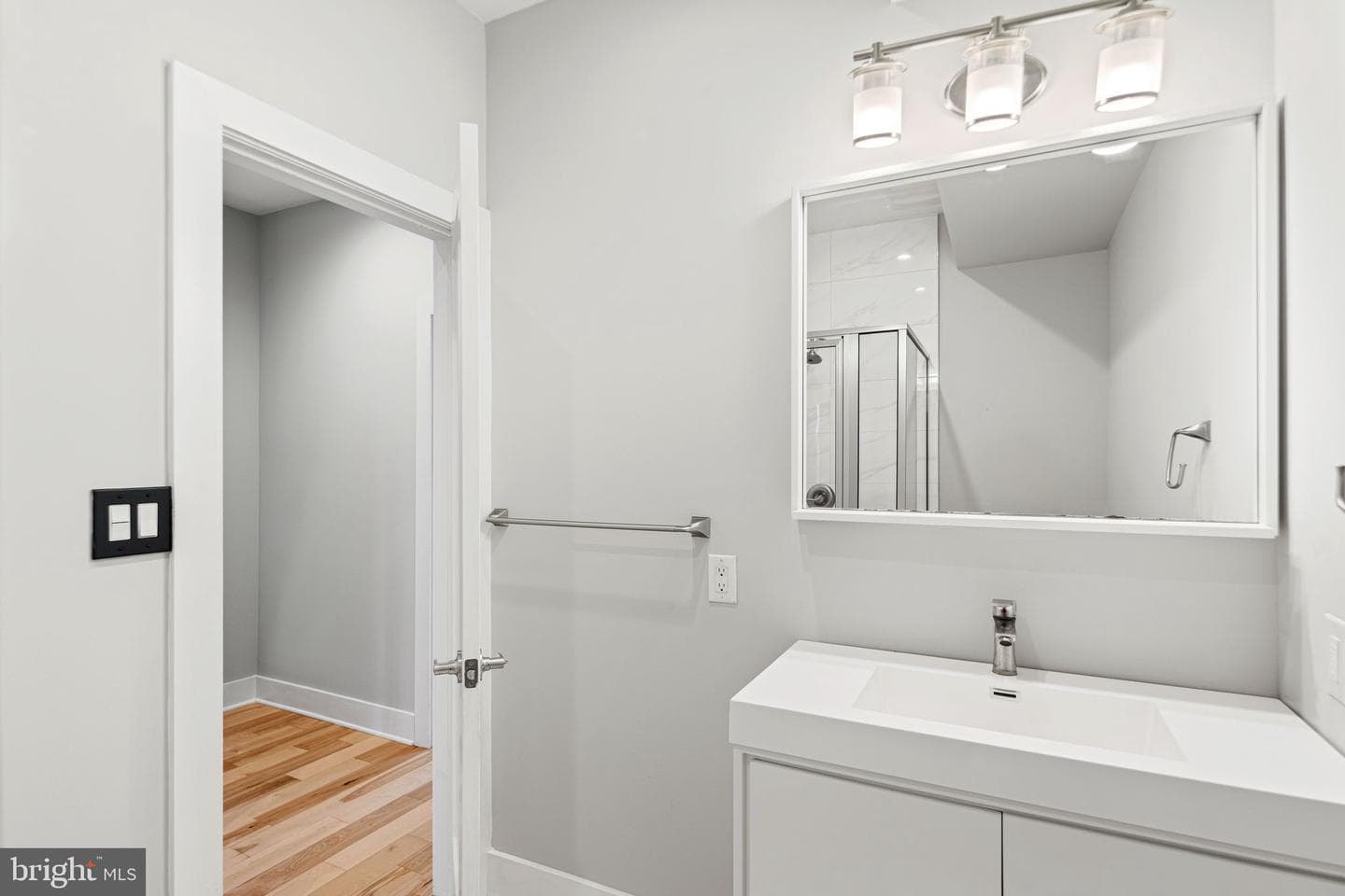 2057 Tasker Street photo 12
