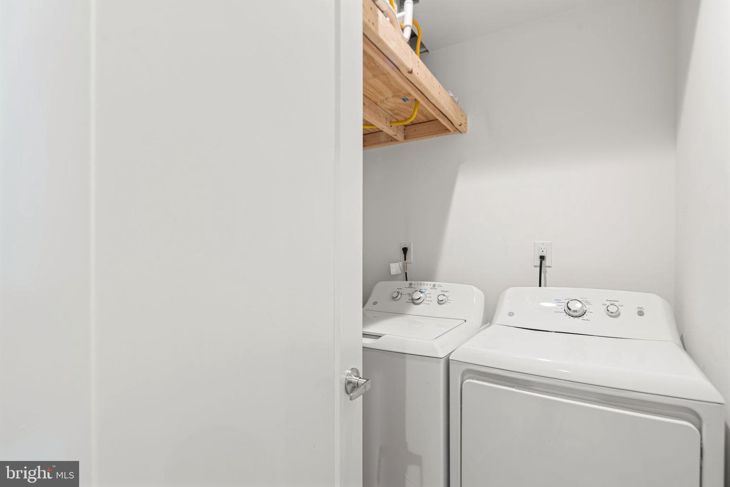 2057 Tasker Street photo 14