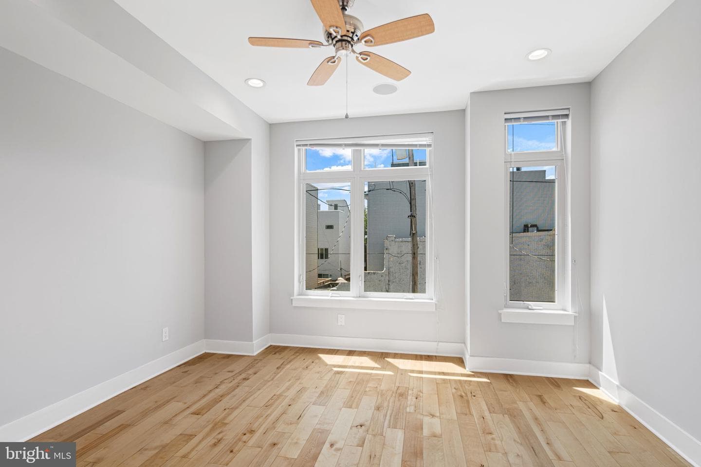 2057 Tasker Street photo 15