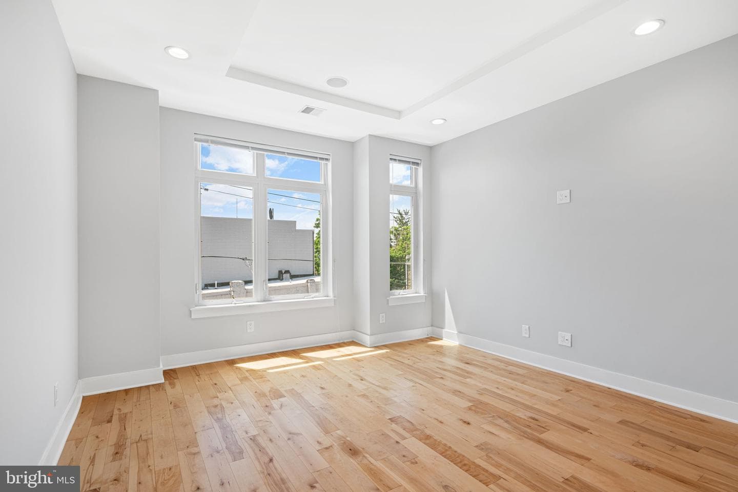 2057 Tasker Street photo 20