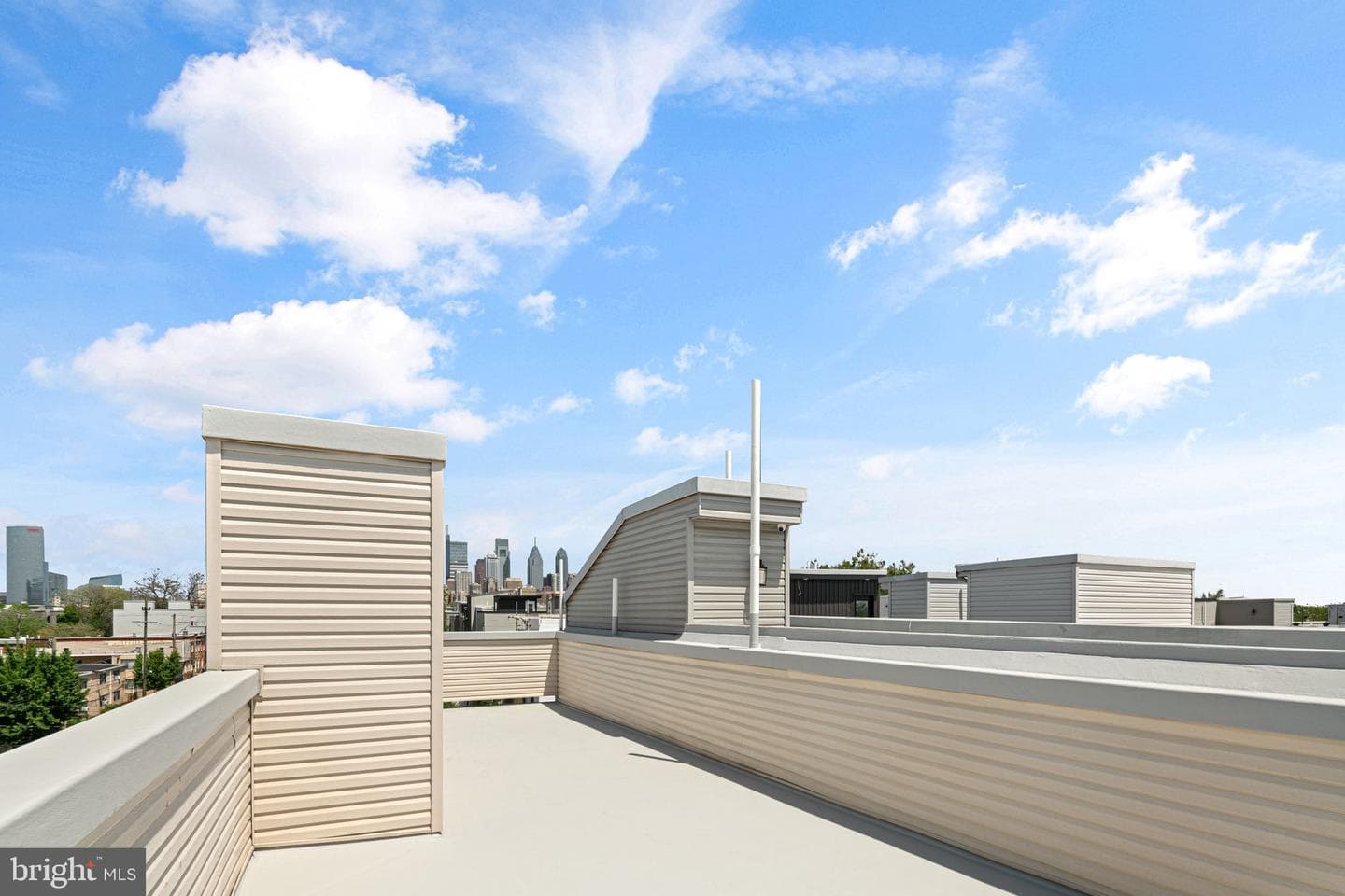 2057 Tasker Street photo 25