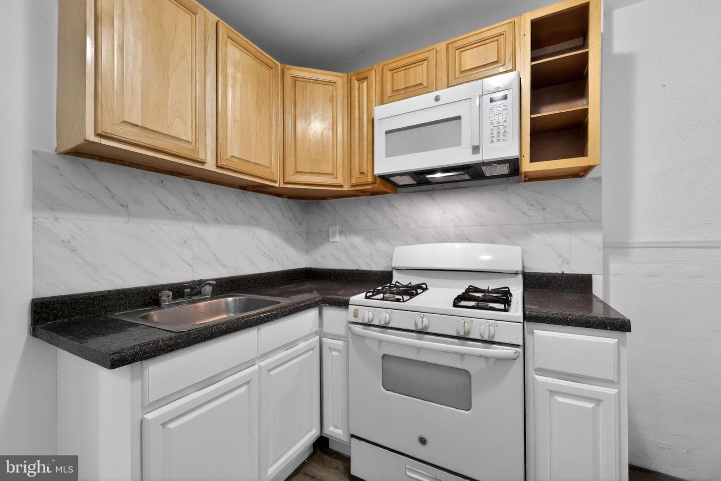 2117 N Franklin Street photo 10