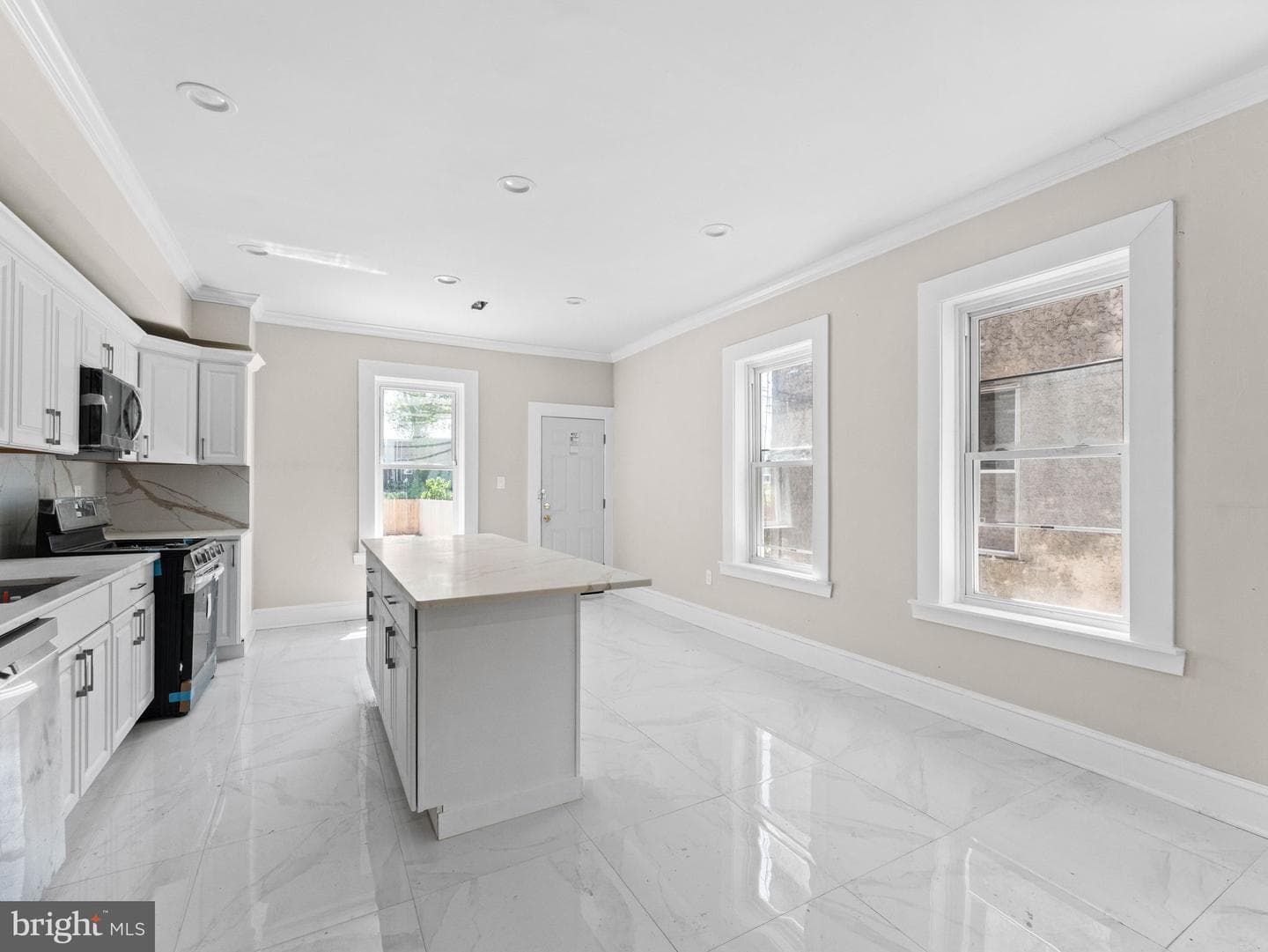 6046 Greenway Ave photo 10