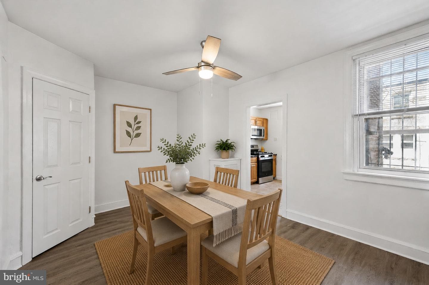 3213 W Hilton photo 6