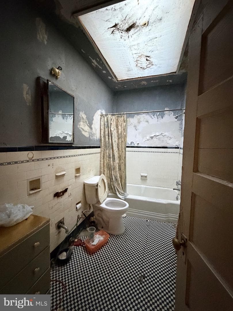 6053 Pine Street photo 15