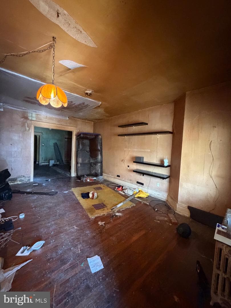 6053 Pine Street photo 3