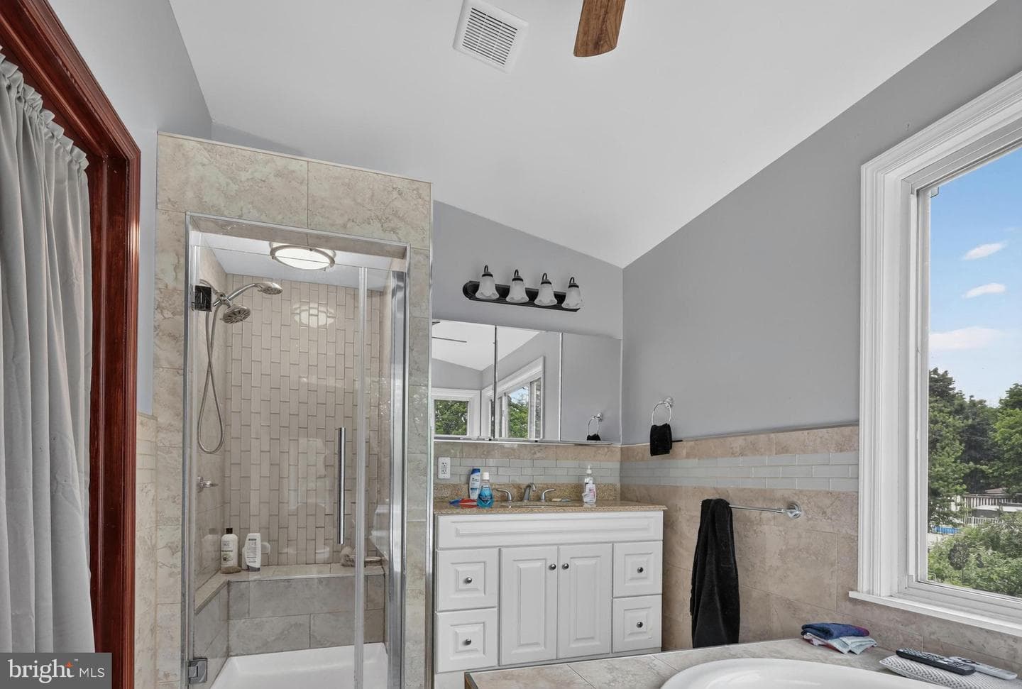 8 Blakiston Lane photo 12