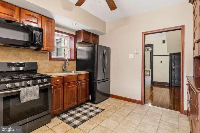 452 W Winona Street photo 13
