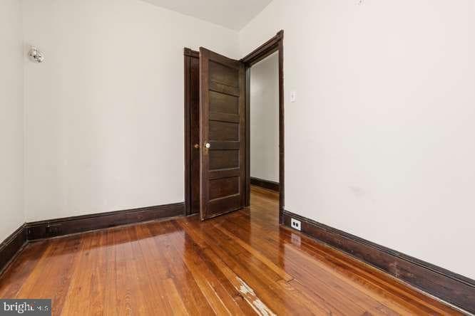 452 W Winona Street photo 21