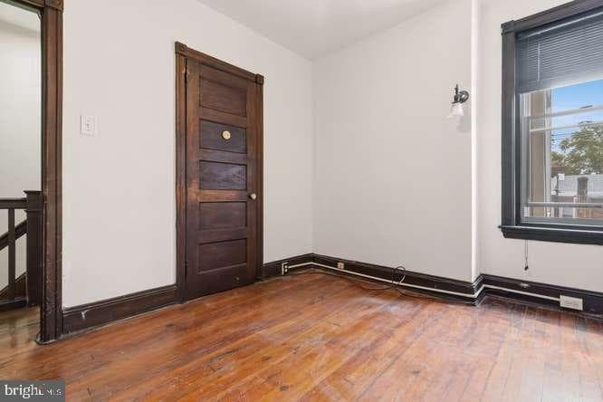 452 W Winona Street photo 23