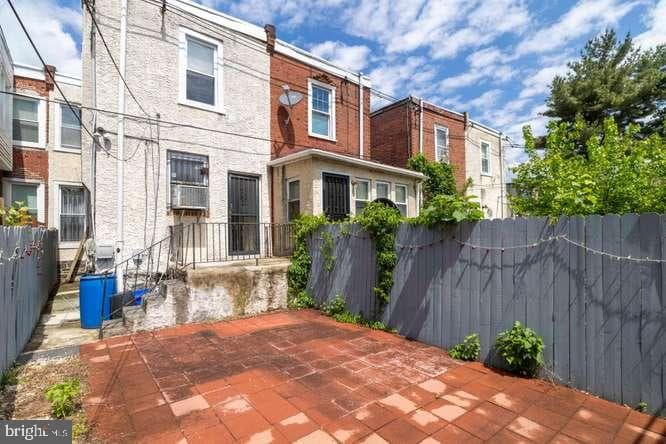 452 W Winona Street photo 34