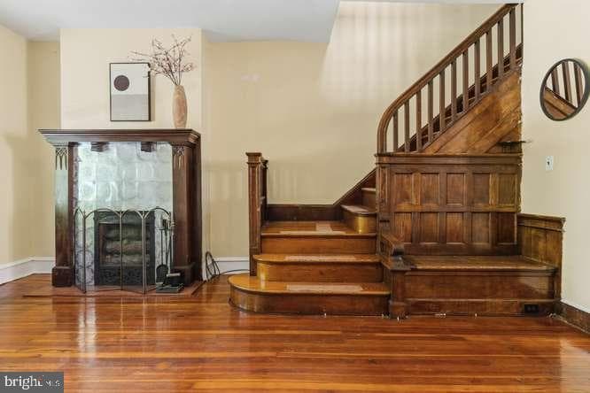 452 W Winona Street photo 5