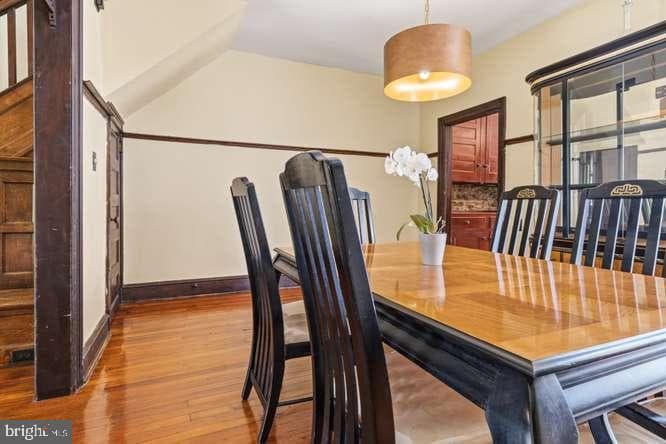 452 W Winona Street photo 9