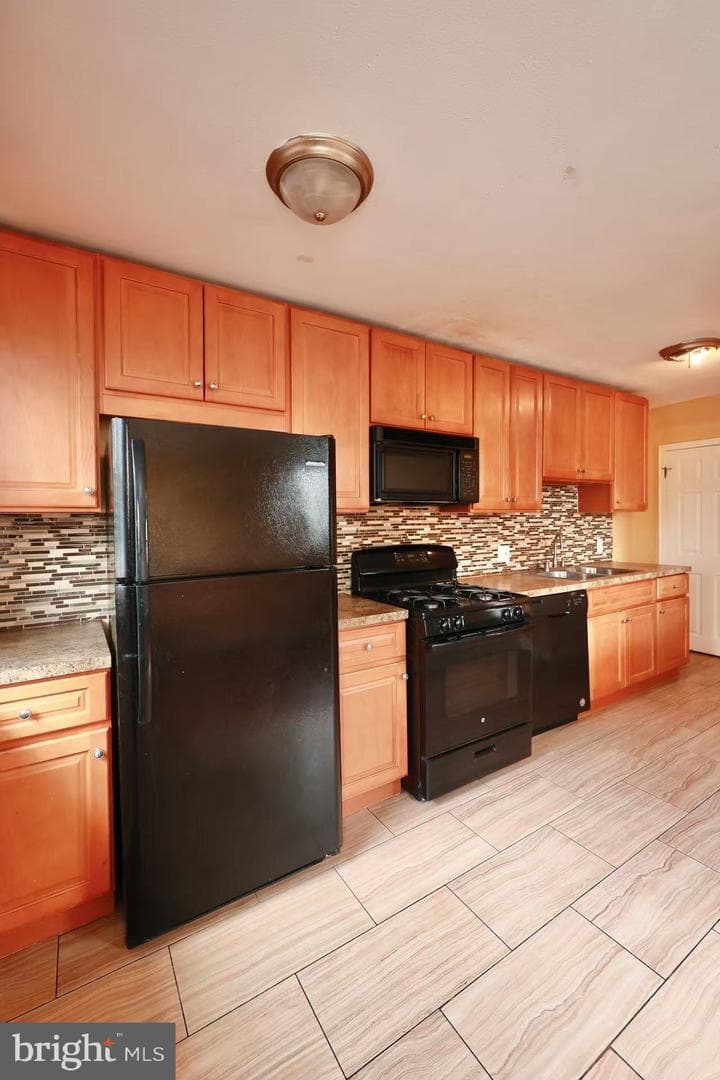 8215 Craig Street photo 13