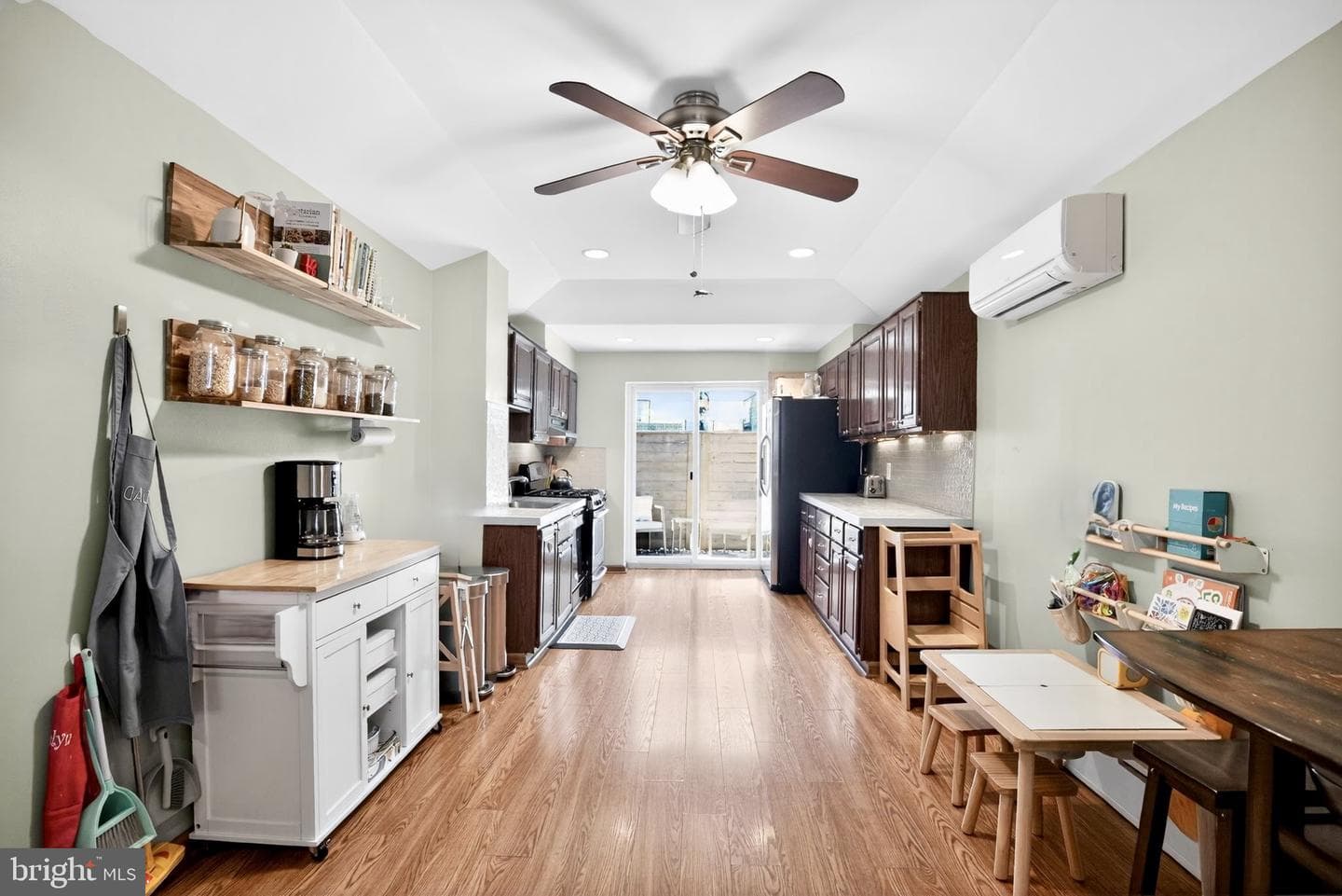 1020 Wolf Street photo 9