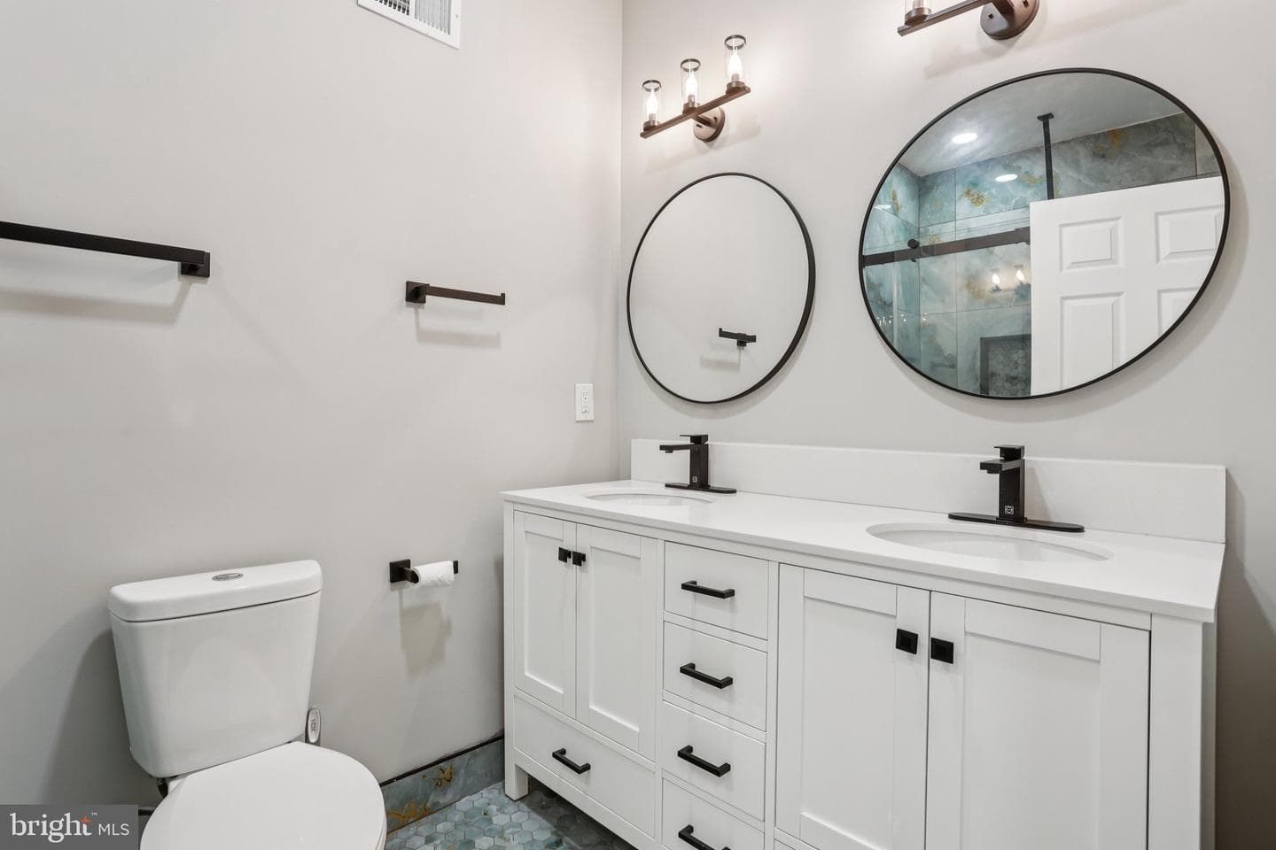 2225 N Waterloo Street photo 14
