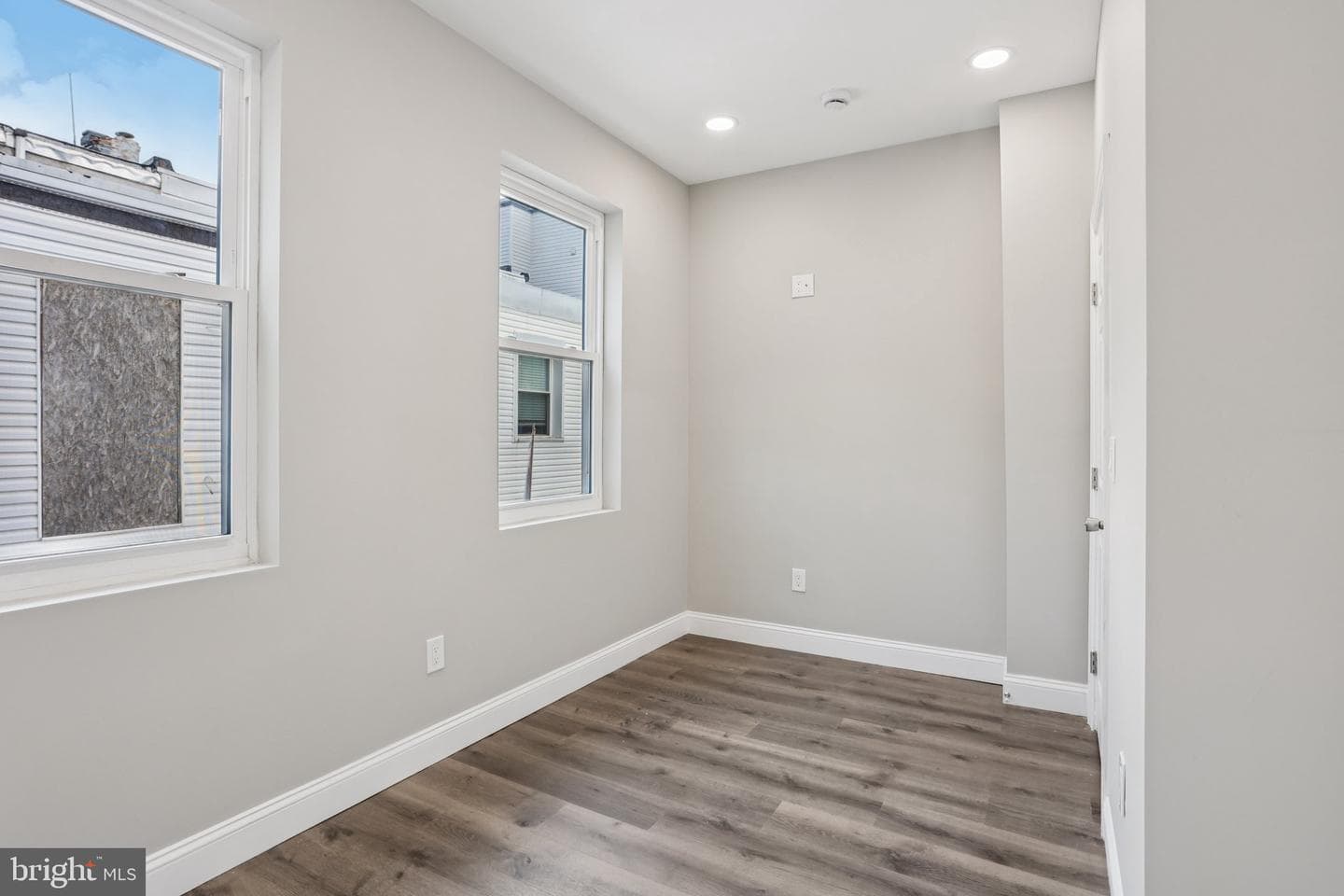 2225 N Waterloo Street photo 17