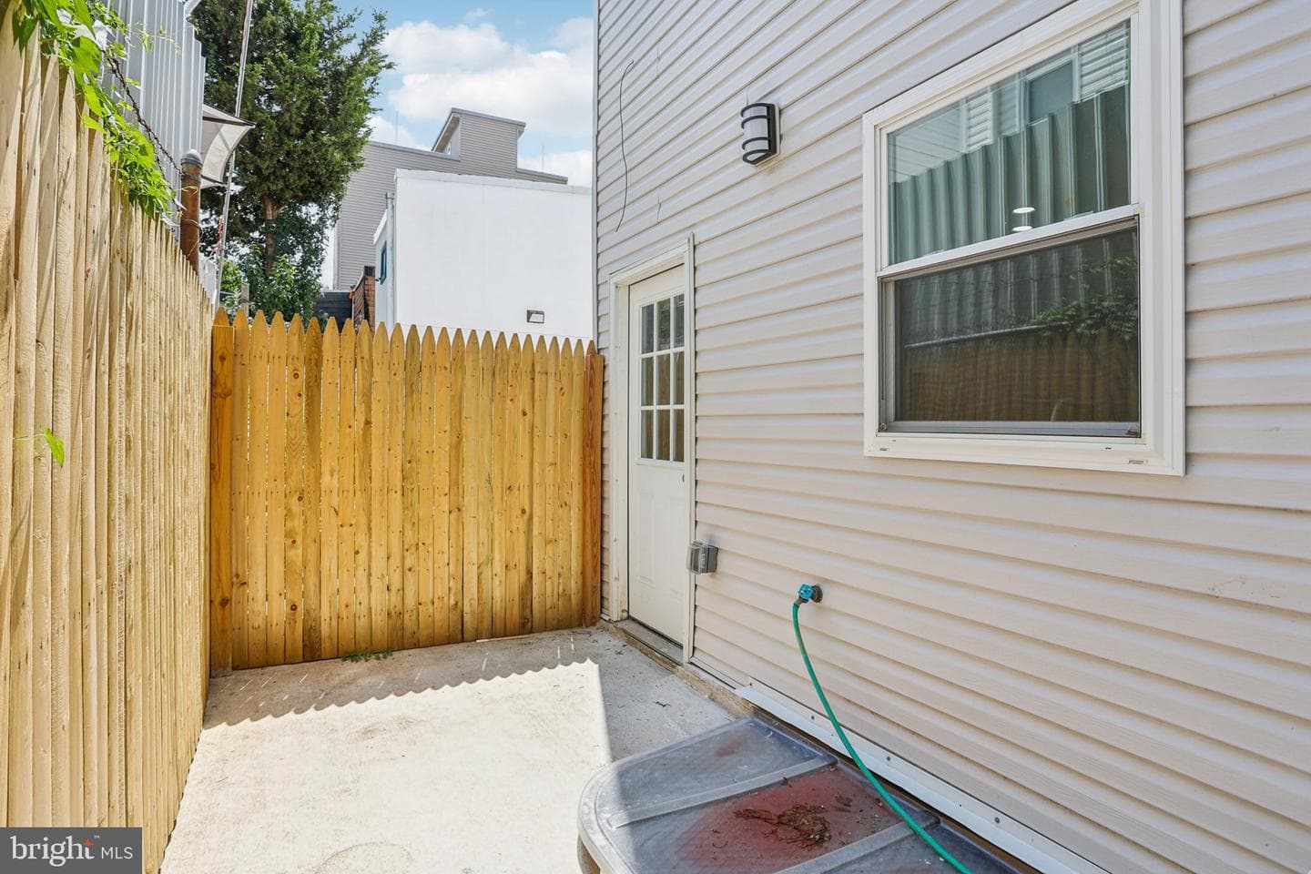 2225 N Waterloo Street photo 36
