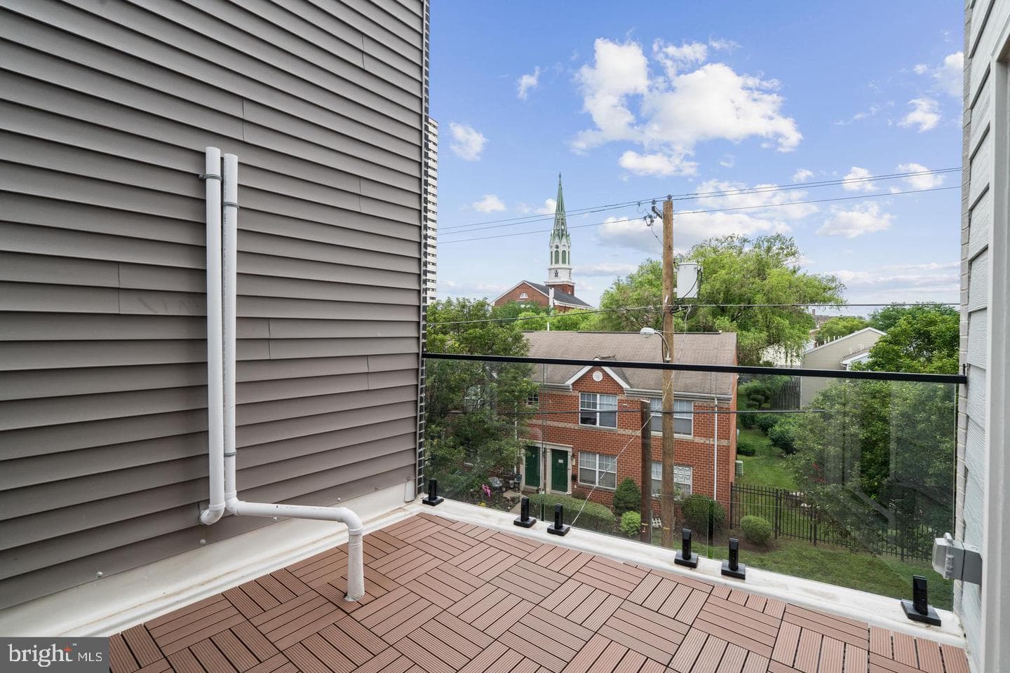246 Montrose St photo 18
