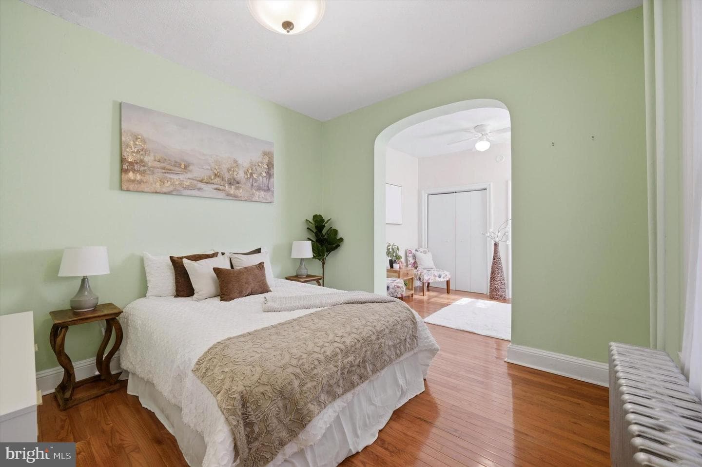 1127 Green St photo 11