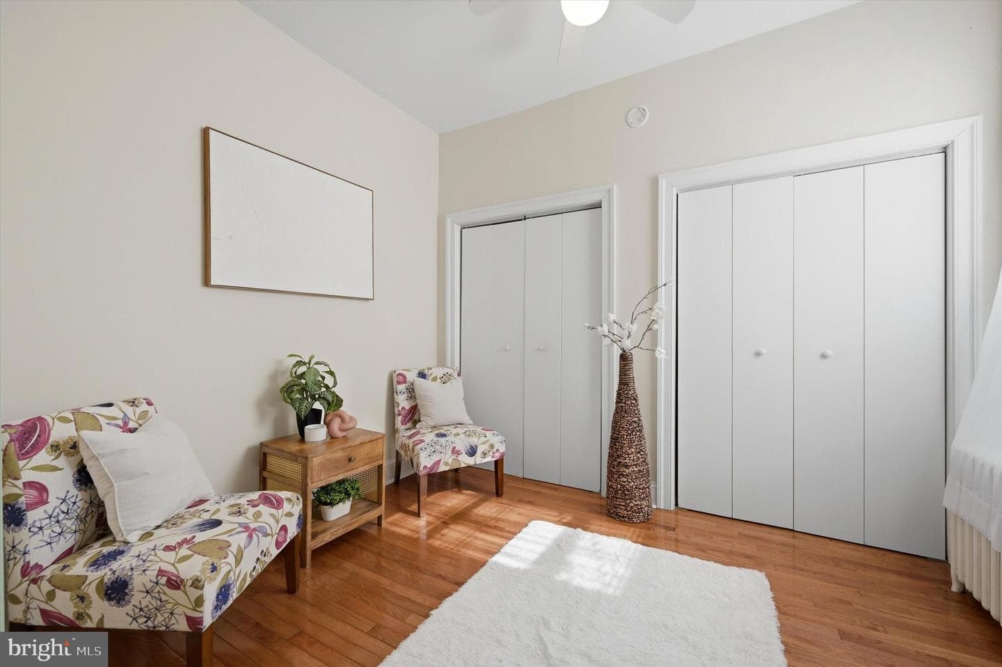 1127 Green St photo 13