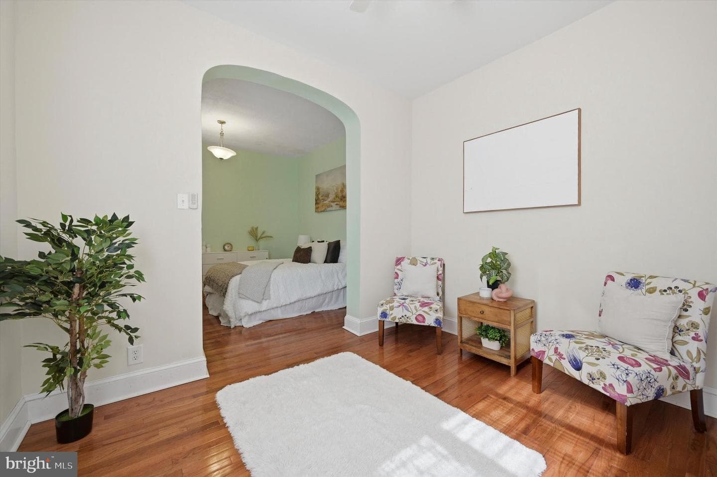 1127 Green St photo 15