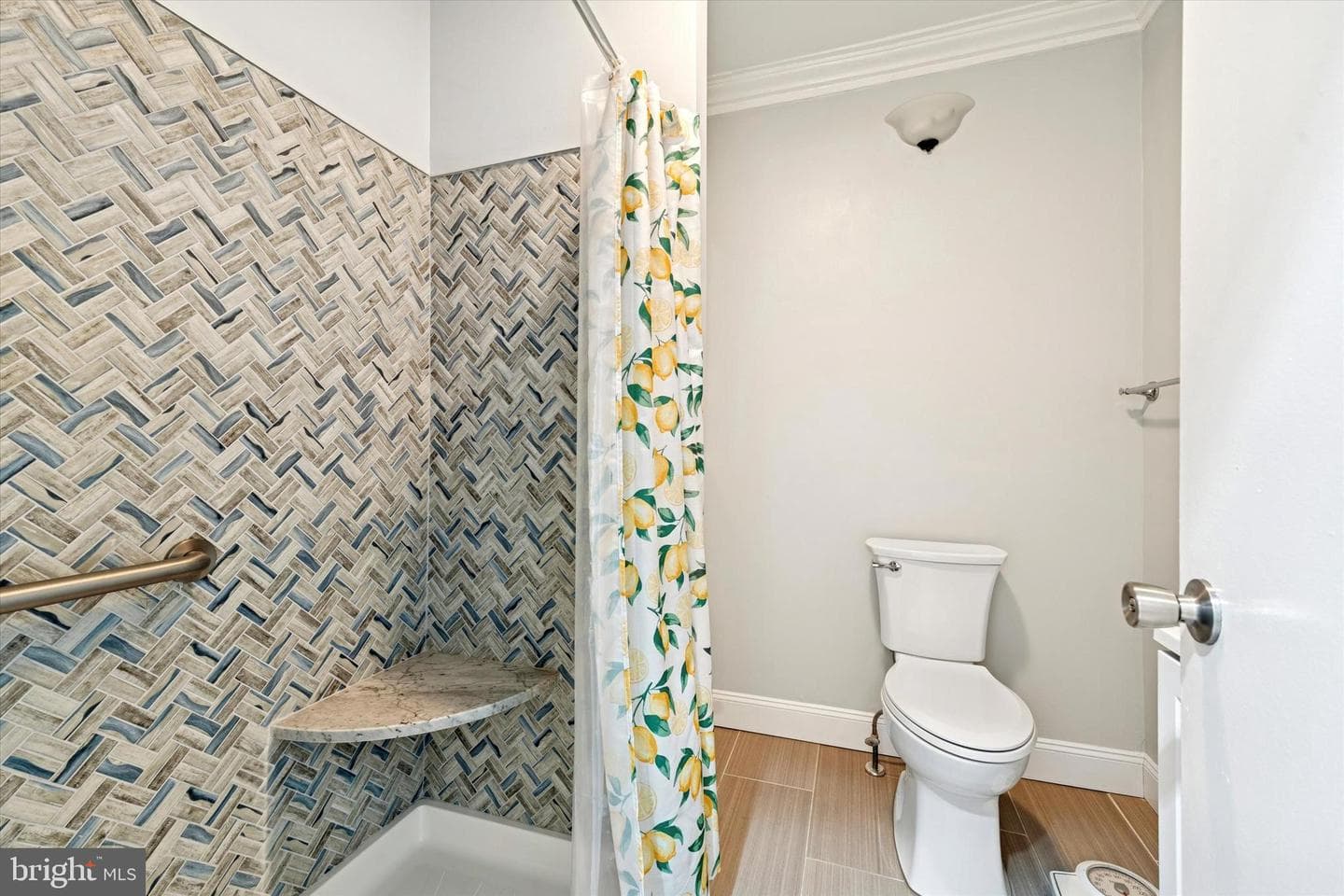 1127 Green St photo 17