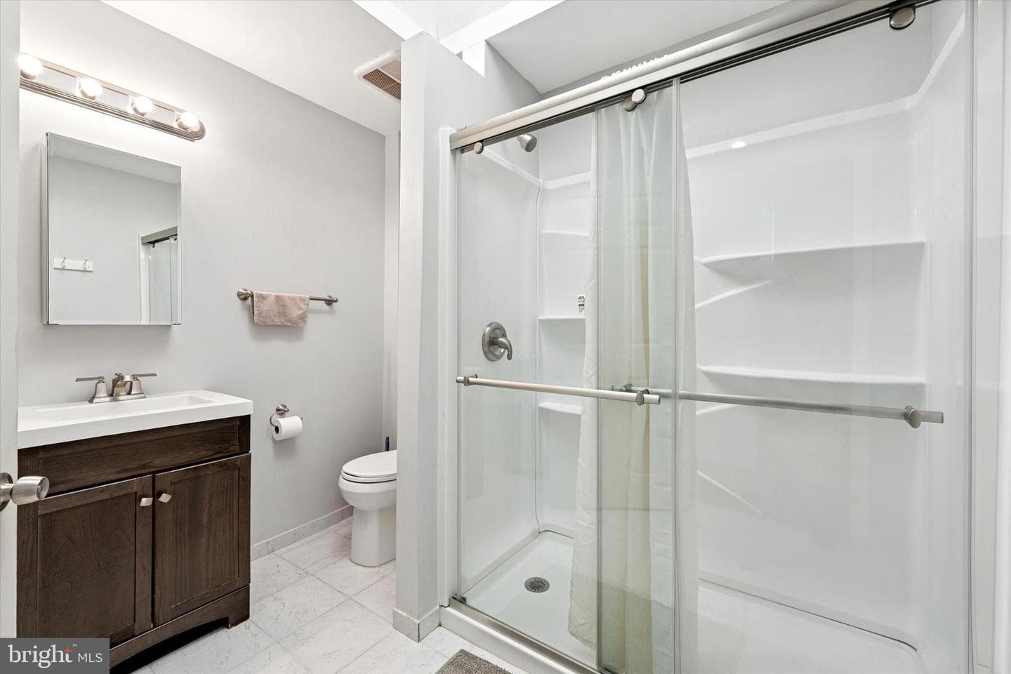 1127 Green St photo 18