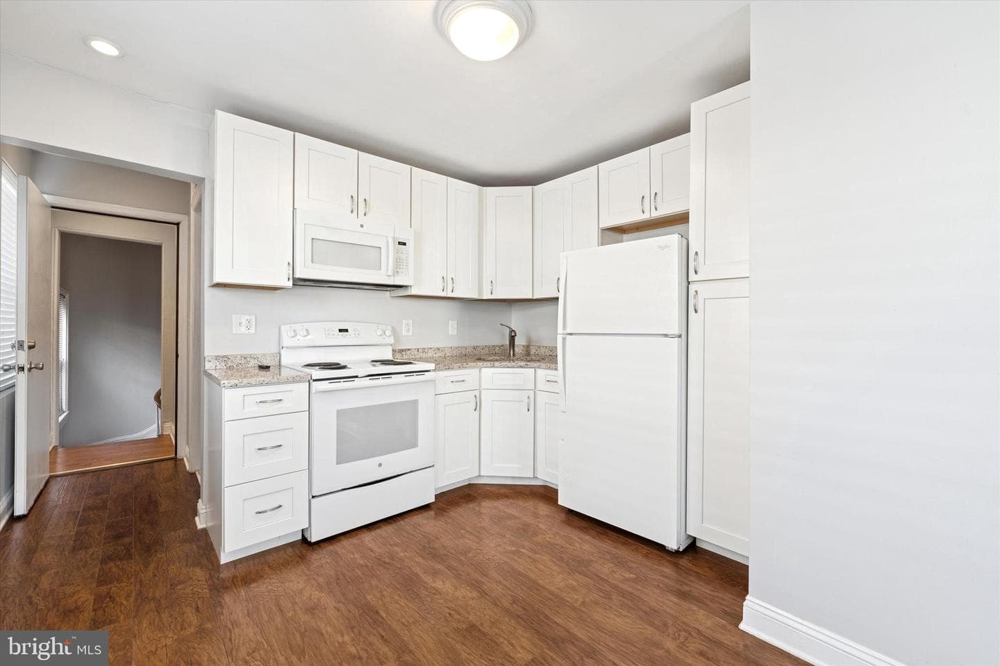 1127 Green St photo 19