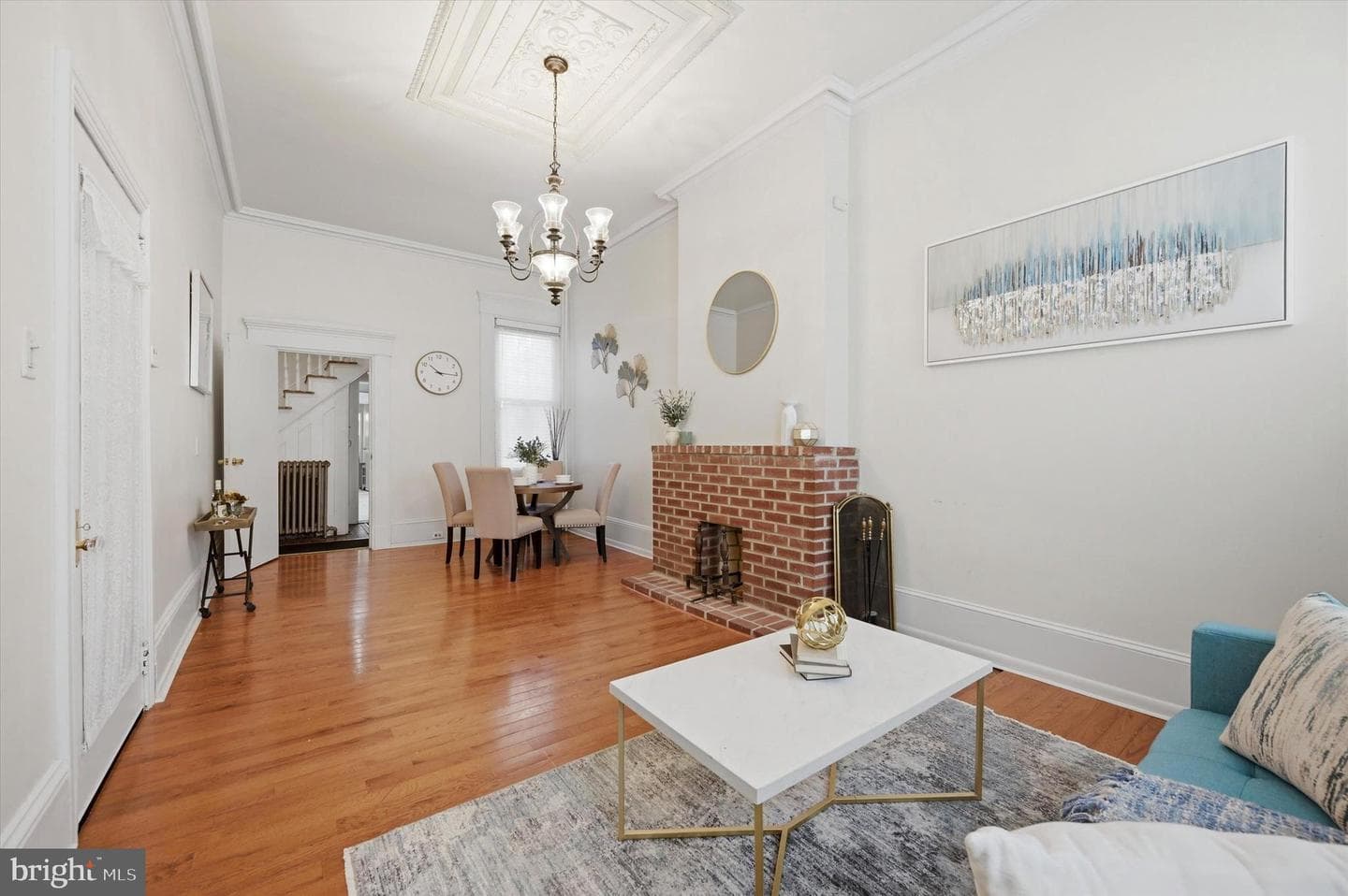 1127 Green St photo 4