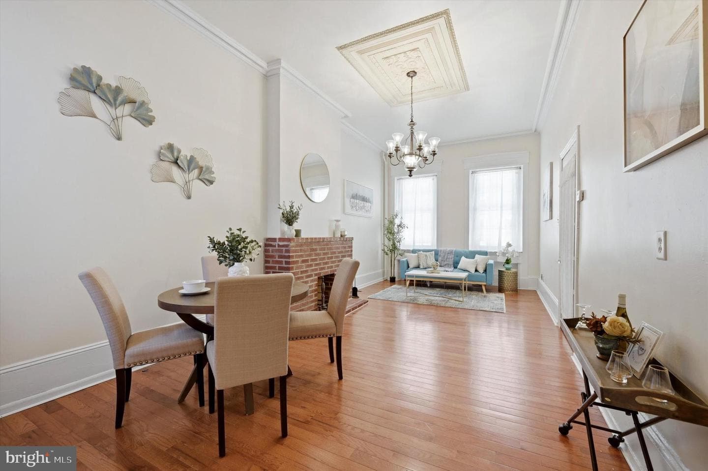 1127 Green St photo 5