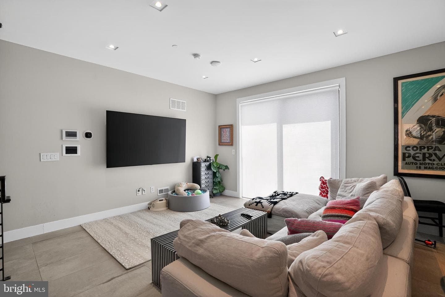 432 Gaskill Street photo 11