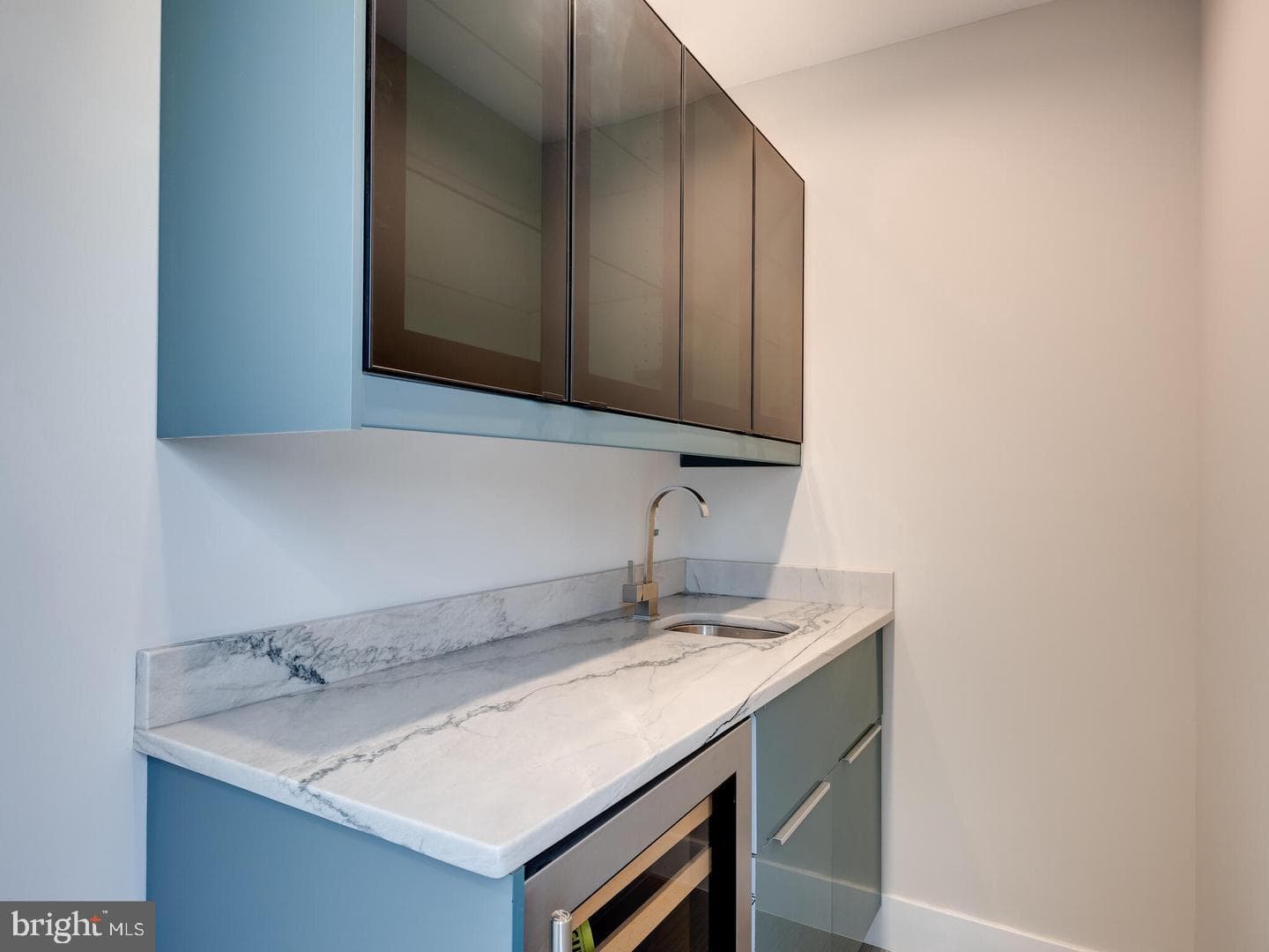 432 Gaskill Street photo 64