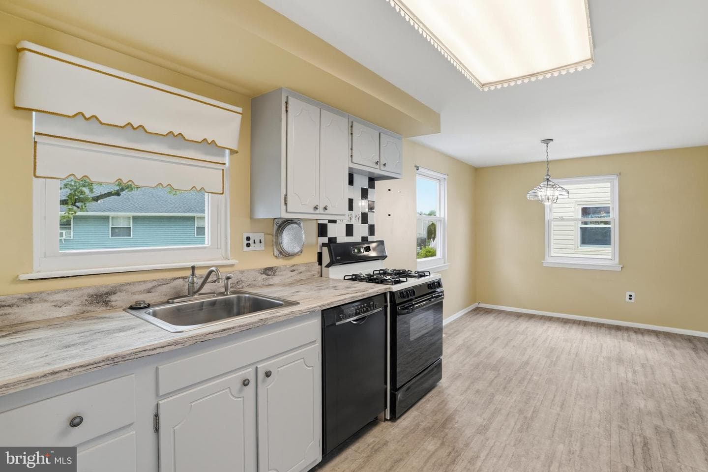 10113 Galahad Road photo 14