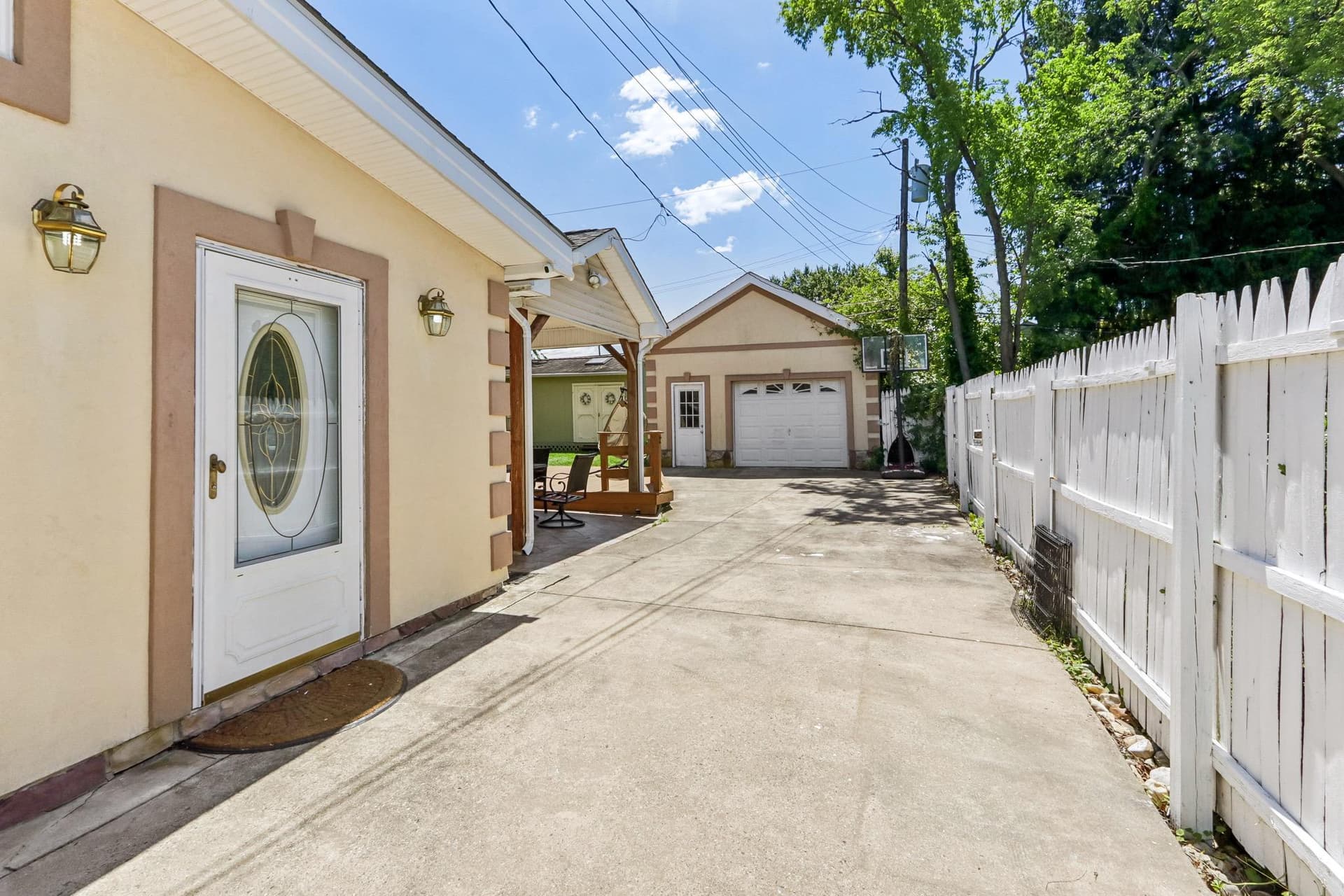 650 Hendrix Street photo 45