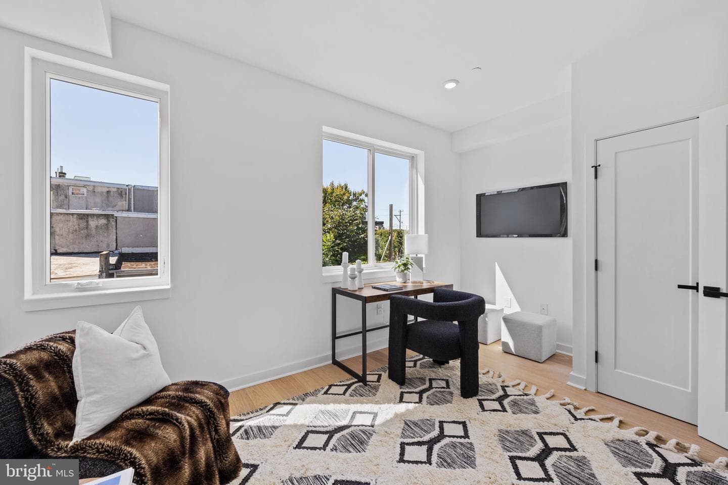 2116 E Rush Street photo 20