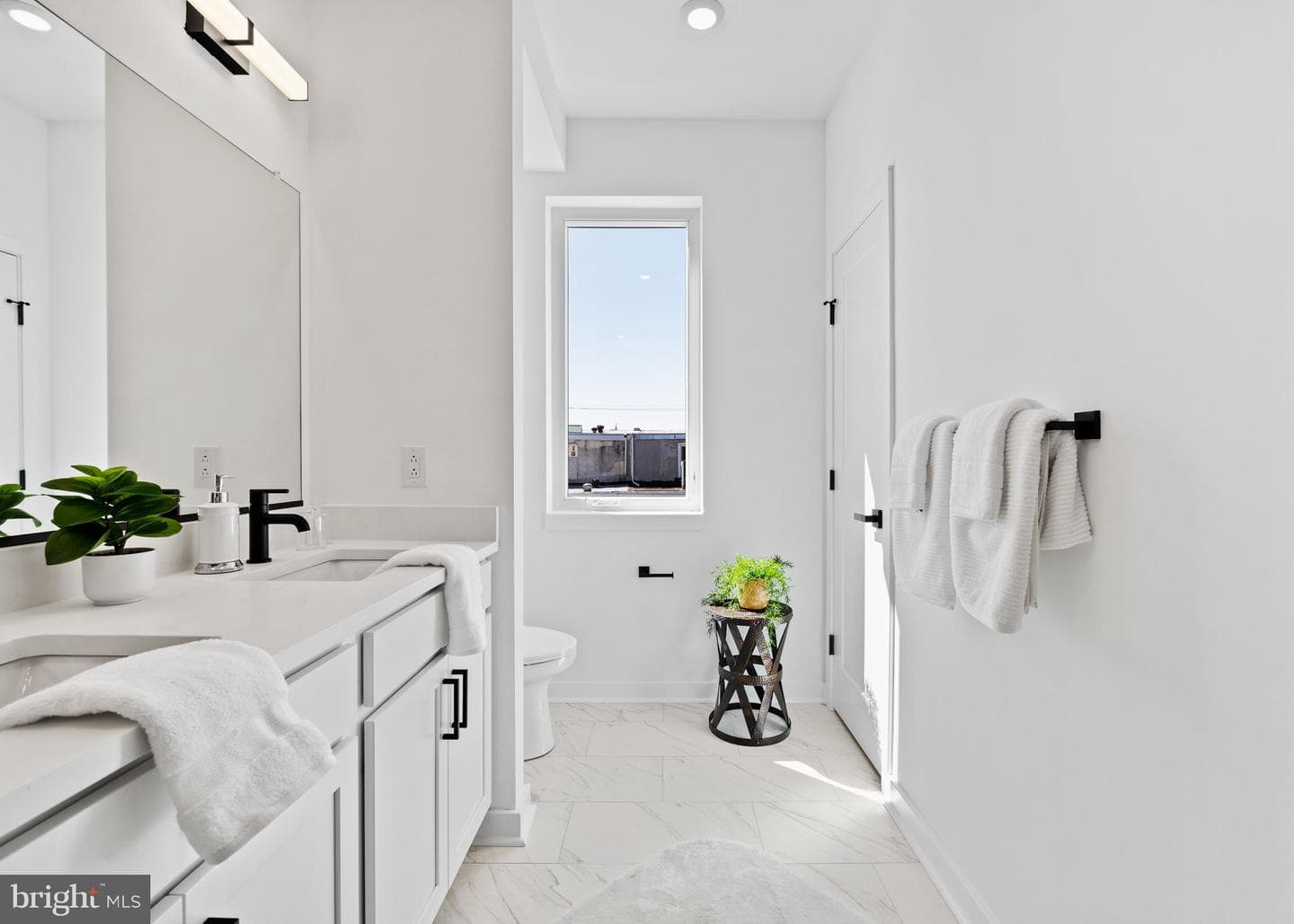 2116 E Rush Street photo 35