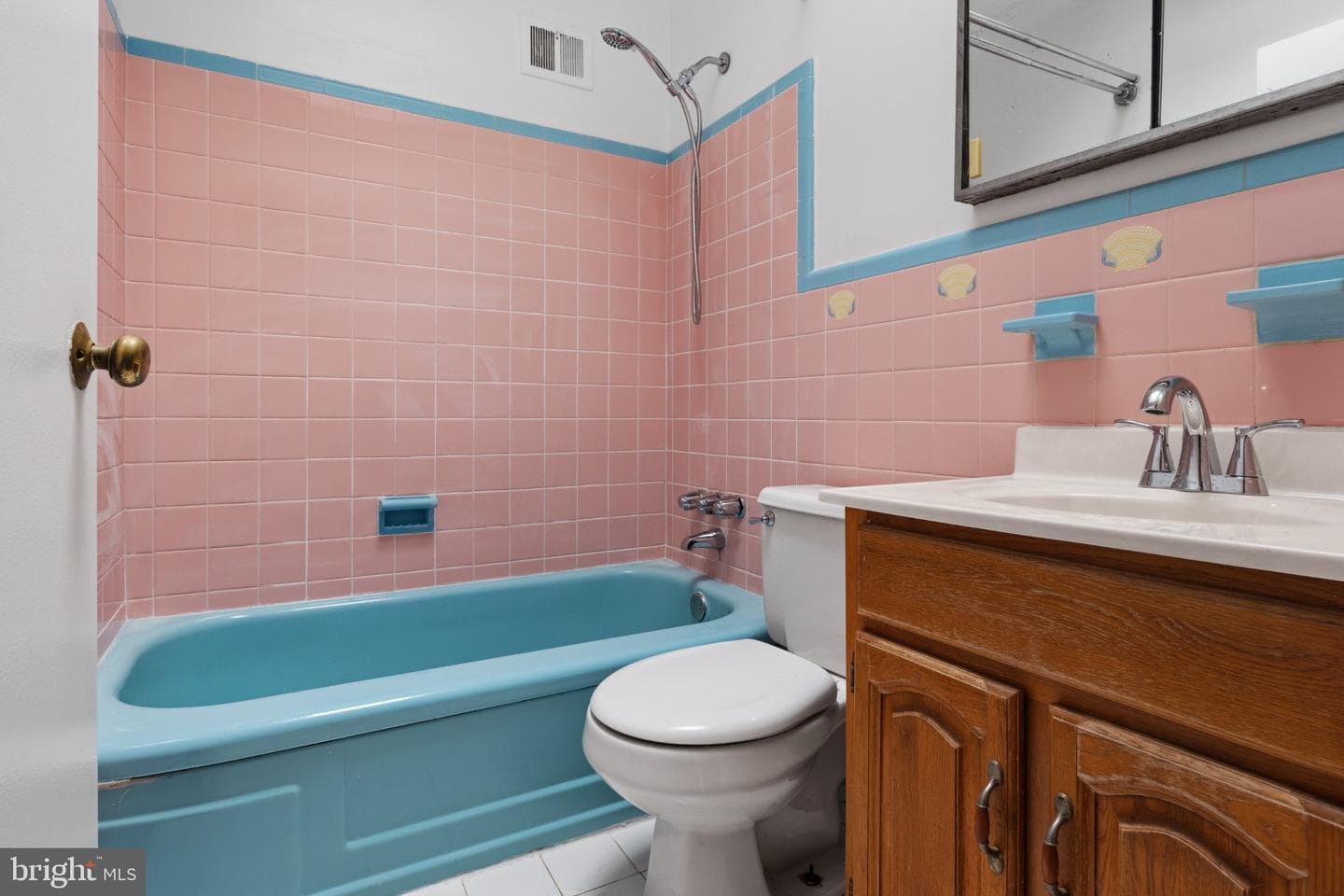 3439 Ainslie Street photo 22