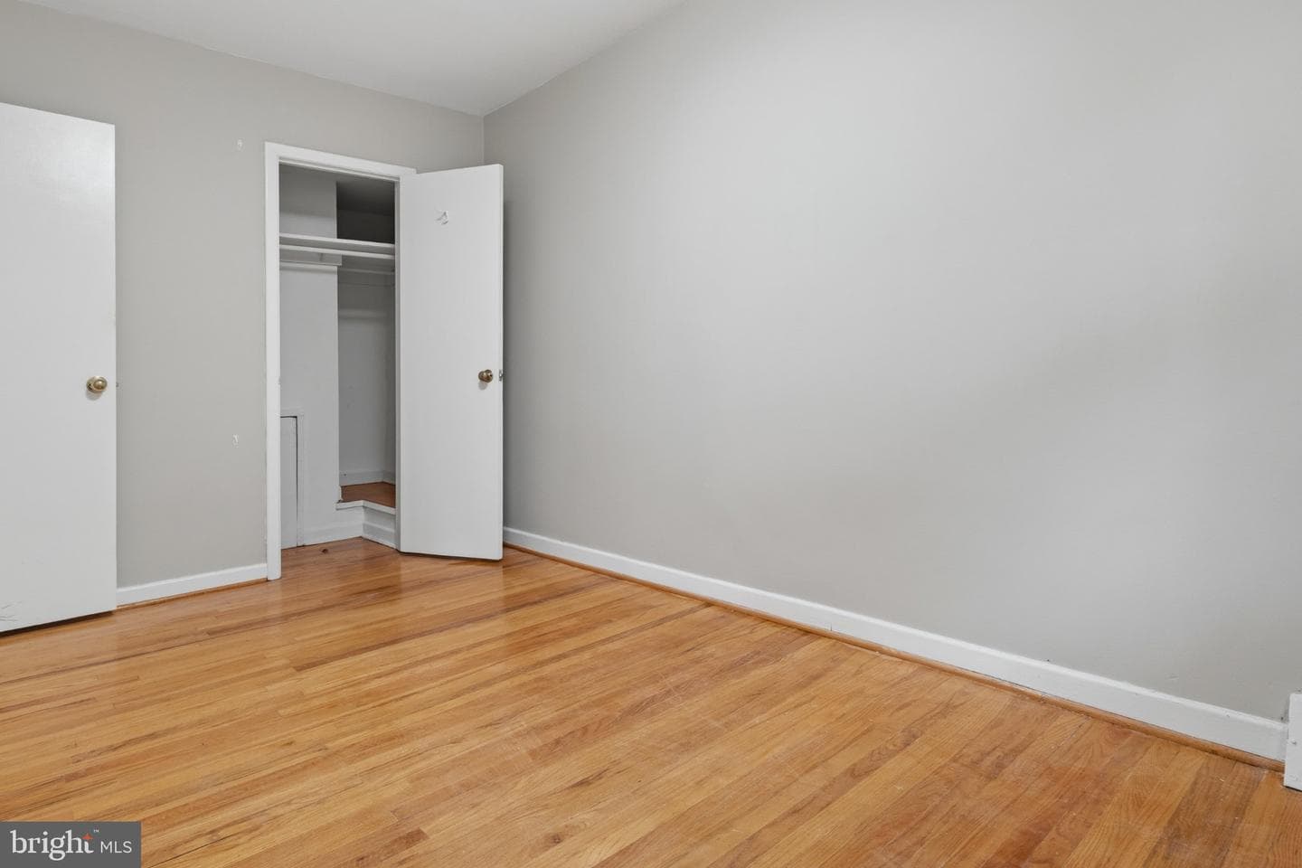 3439 Ainslie Street photo 24