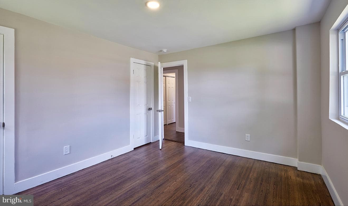 1038-1036 E Mount Pleasant Avenue photo 14