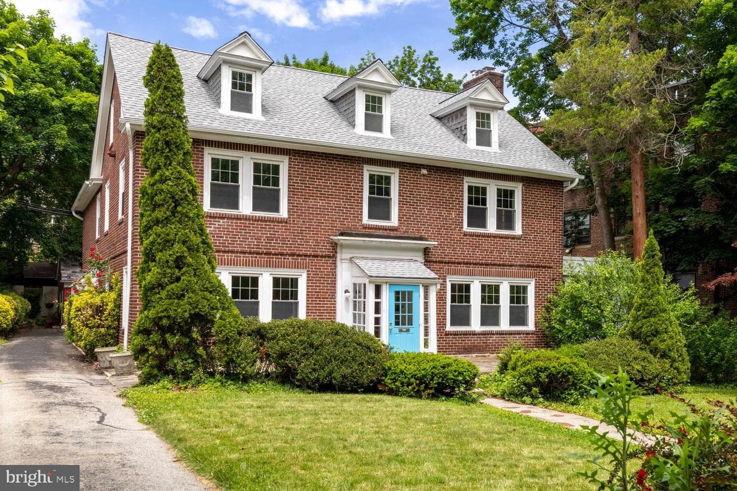 607 W Cliveden Street