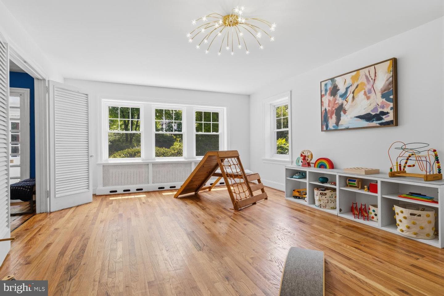 607 W Cliveden Street photo 13