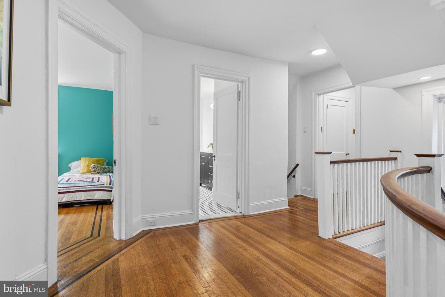 607 W Cliveden Street photo 24
